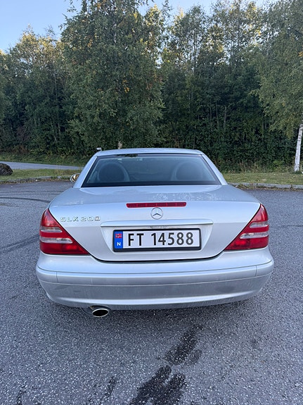 Mercedes-Benz SLK200 28 of 28