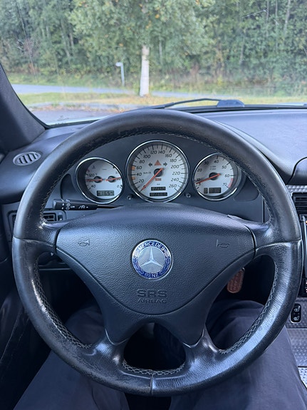 Mercedes-Benz SLK200 12 of 28