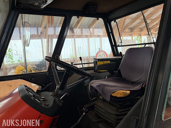 Zetor 7211 traktor 17 of 30