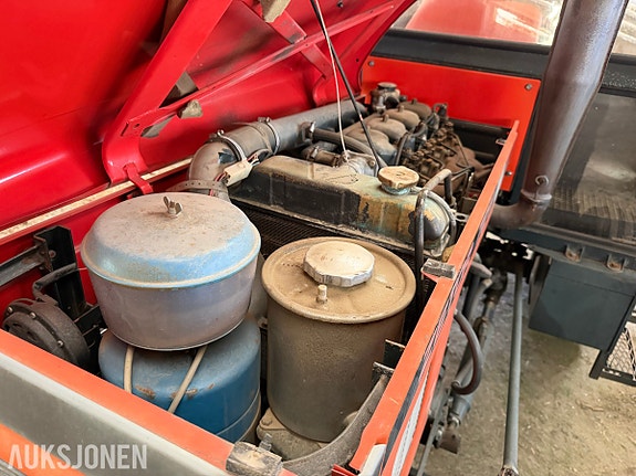 Zetor 7211 traktor 28 of 30
