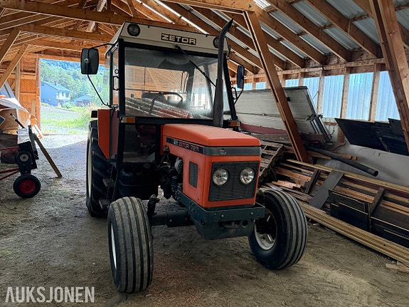 Zetor 7211 traktor 2 of 30