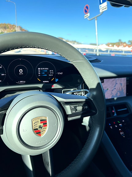 Porsche Taycan 2 of 12