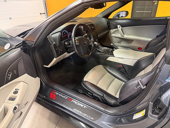Chevrolet Corvette 13 of 21