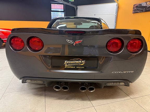 Chevrolet Corvette 12 of 21
