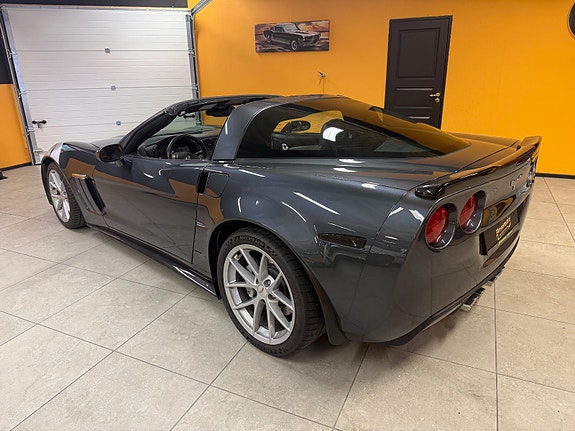 Chevrolet Corvette 21 of 21