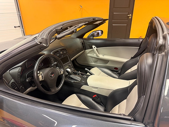 Chevrolet Corvette 17 of 21
