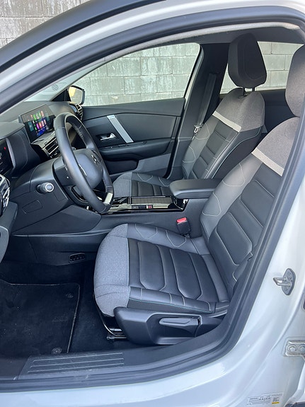 Citroen E-C4 26 of 30