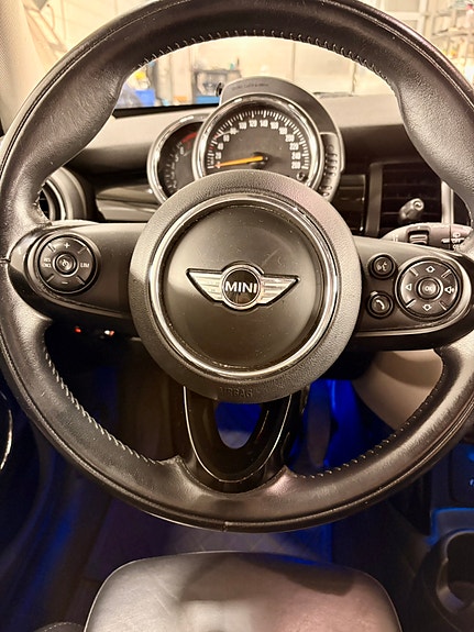 MINI Cooper 12 of 18
