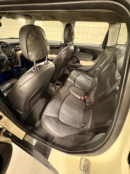 MINI Cooper 10 of 18
