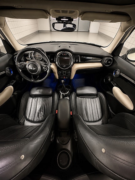 MINI Cooper 9 of 18