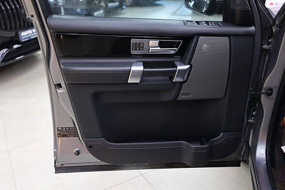 Land Rover Discovery 24 of 30