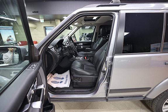 Land Rover Discovery 28 of 30