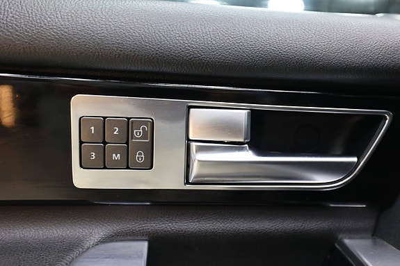 Land Rover Discovery 26 of 30