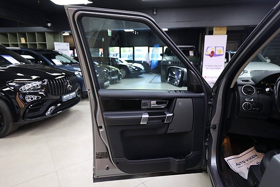 Land Rover Discovery 23 of 30