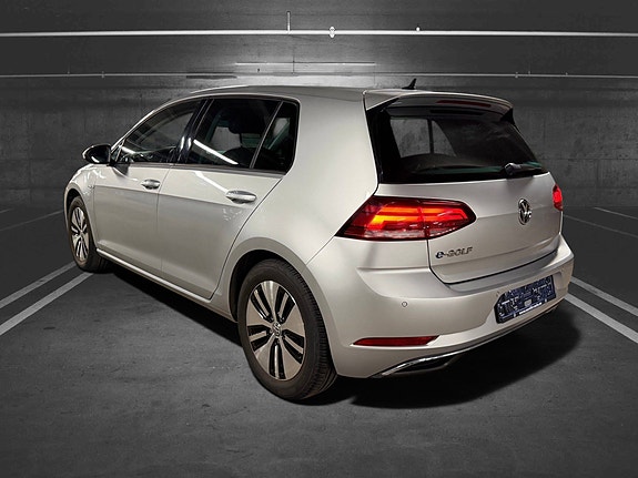 Volkswagen e-Golf VII 10 of 30