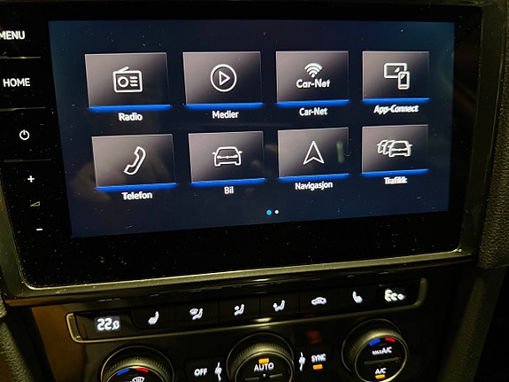 Volkswagen e-Golf VII 27 of 30