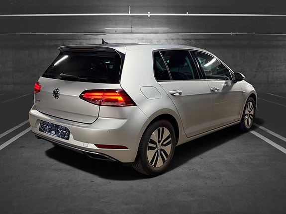 Volkswagen e-Golf VII 6 of 30