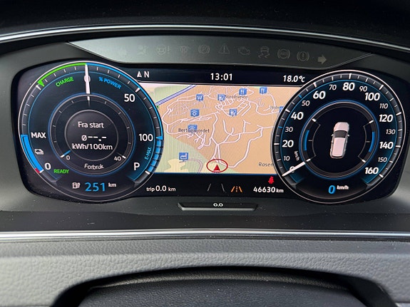 Volkswagen e-Golf VII 3 of 30