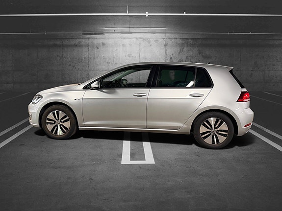 Volkswagen e-Golf VII 4 of 30