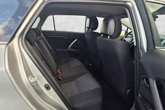 Toyota Avensis 21 of 30