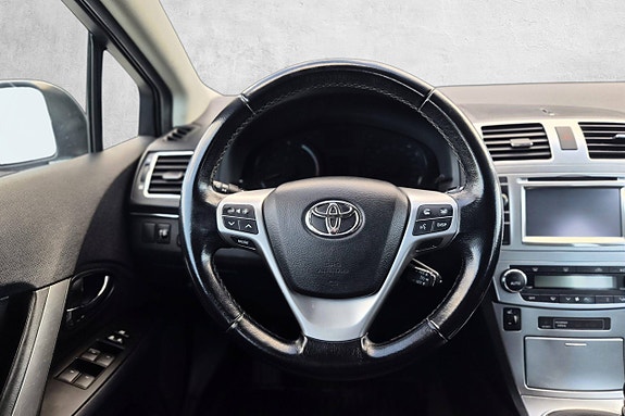 Toyota Avensis 25 of 30