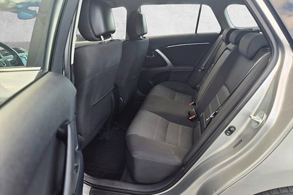 Toyota Avensis 22 of 30
