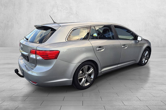 Toyota Avensis 12 of 30