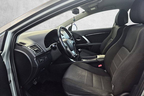 Toyota Avensis 15 of 30