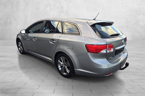 Toyota Avensis 10 of 30