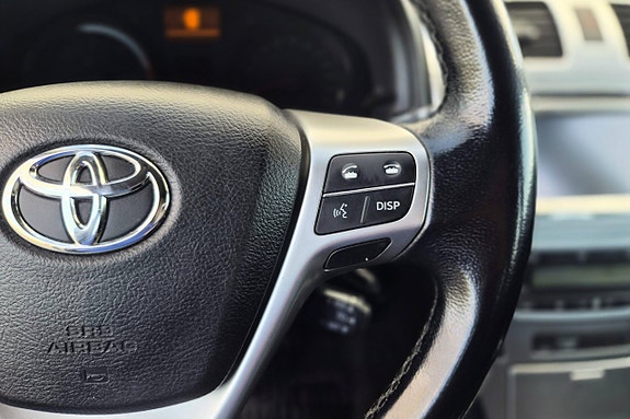 Toyota Avensis 26 of 30