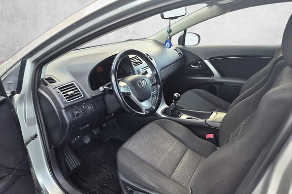 Toyota Avensis 16 of 30