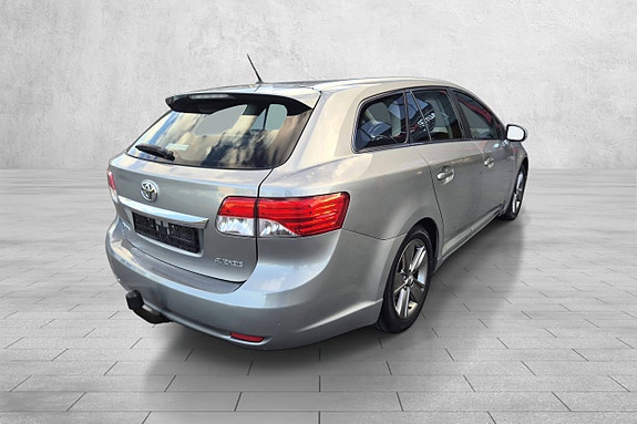 Toyota Avensis 11 of 30