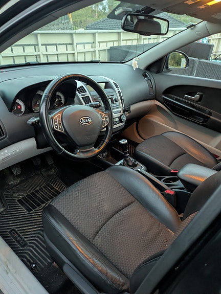 Kia Ceed 4 of 10