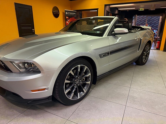 Ford Mustang 6 of 30