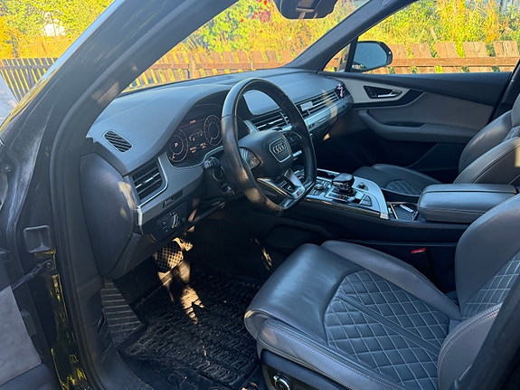 Audi Q7 7 of 30