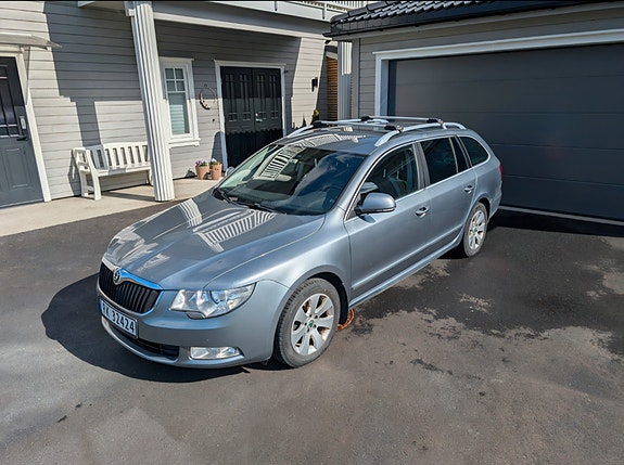 Skoda Superb 2 of 4