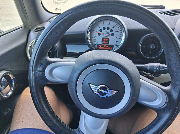 MINI Cooper 9 of 10