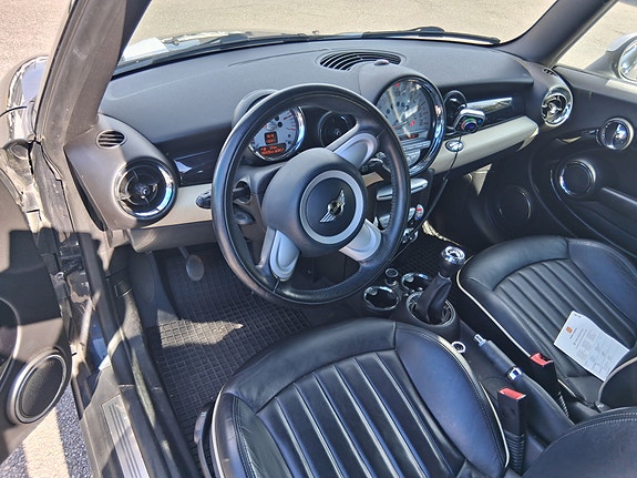 MINI Cooper 7 of 10