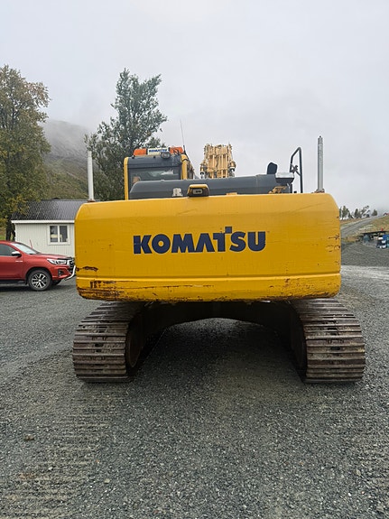 Komatsu PC240LC8 3 of 30