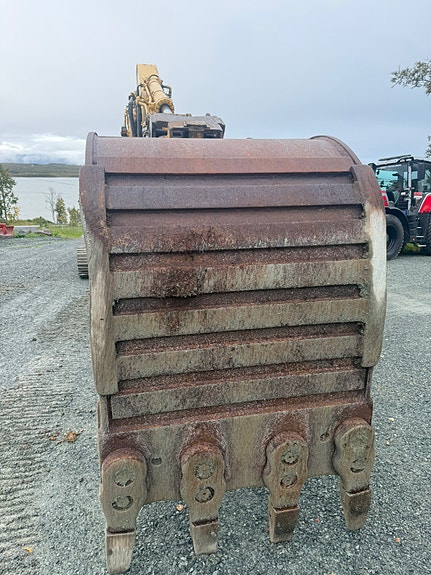 Komatsu PC240LC8 23 of 30