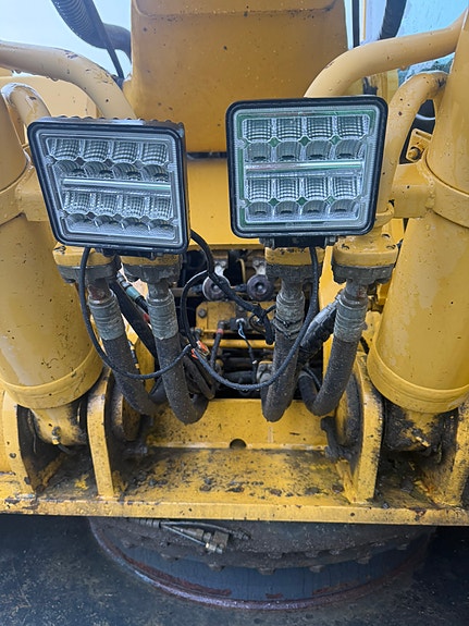 Komatsu PC240LC8 13 of 30