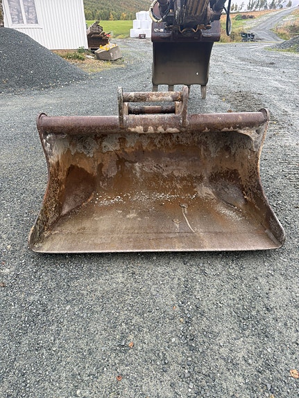Komatsu PC240LC8 18 of 30
