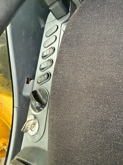 Komatsu PC240LC8 7 of 30