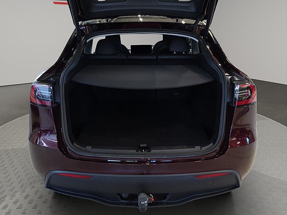 Tesla Model Y 10 of 30