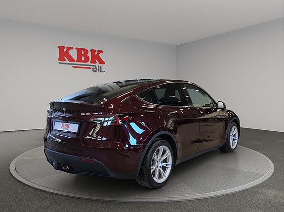 Tesla Model Y 5 of 30