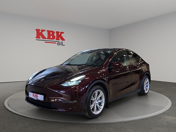 Tesla Model Y 6 of 30