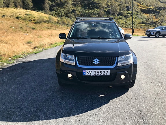 Suzuki Grand Vitara 4 of 17