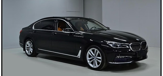 BMW 740Le 2 of 30