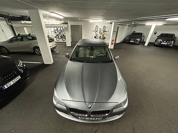 BMW 525d 2 of 17