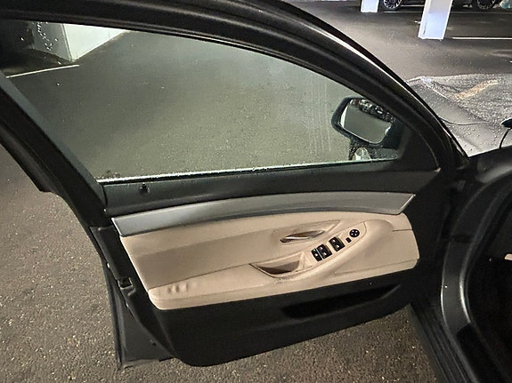 BMW 525d 15 of 17